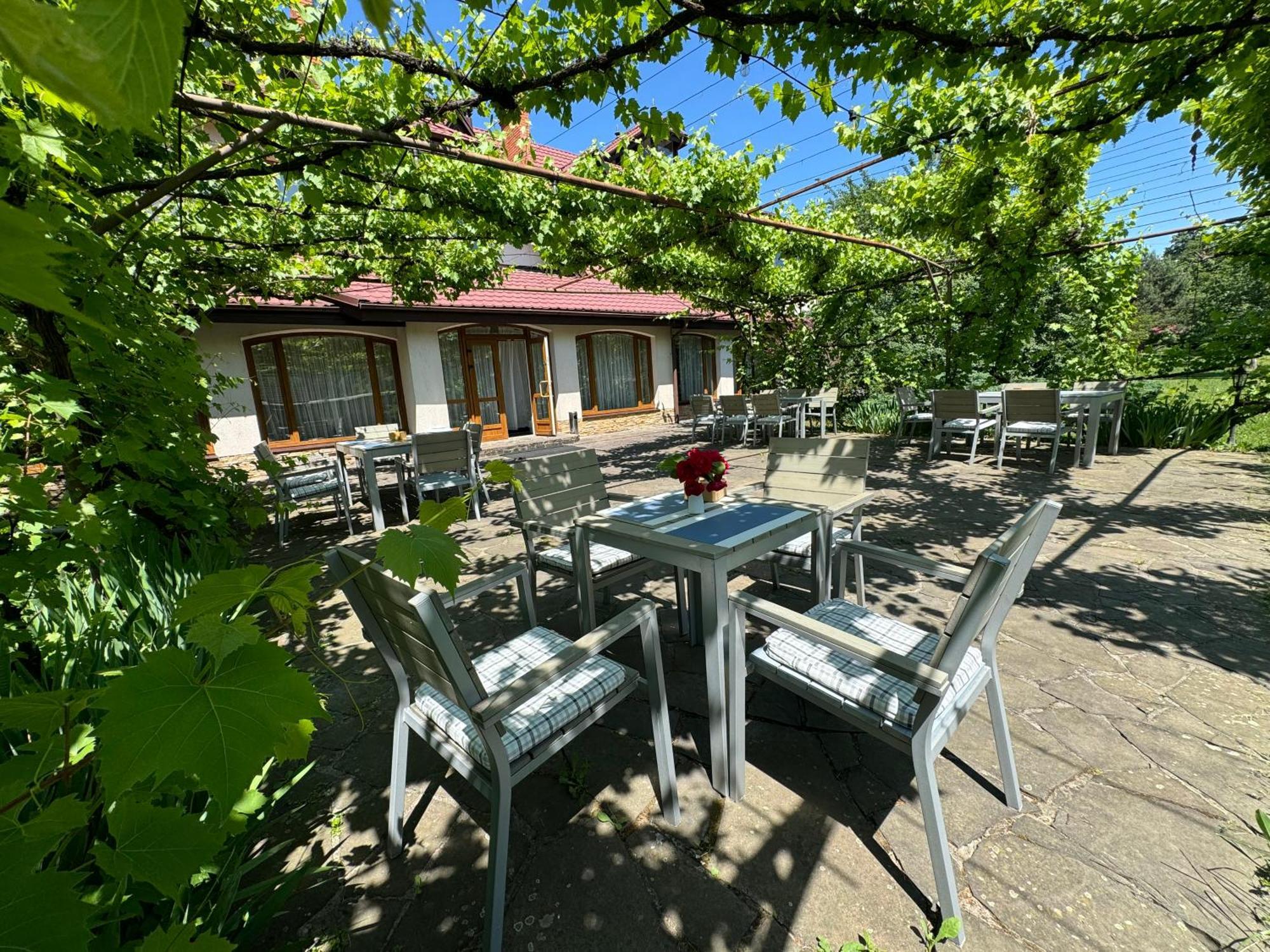 Троянда Карпат Hotel Karpaty Exterior photo